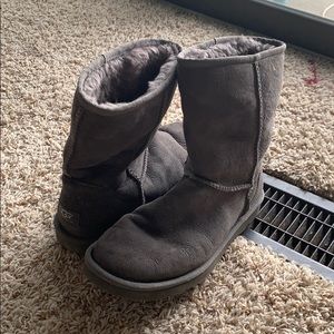 Classic short Ugg boots